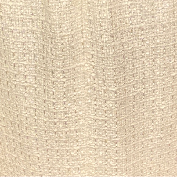 Salvatore Ferragamo White Tweed Kick Pleat Skirt. - Picture 6 of 9